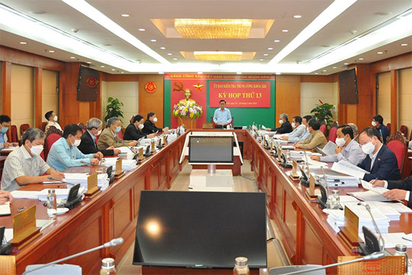 Cảnh sát xuất hiện tại nhà ông Nguyễn Thanh Long-3