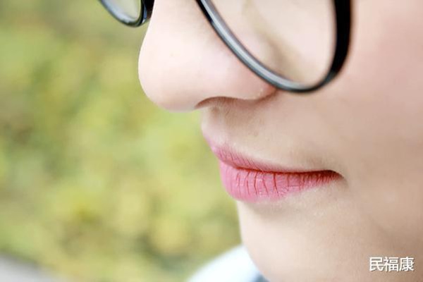 Bỗng thấy miệng xuất hiện 3 điều lạ nghĩa là ung thư đã hình thành, bạn nên đi khám khẩn cấp-4