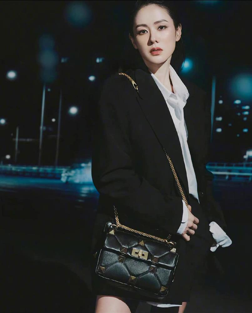 2 chị đẹp tuổi 40+ mãi mới chịu thoát ế: Son Ye Jin đã hack tuổi ác liệt, quay sang mỹ nhân này còn choáng hơn-4