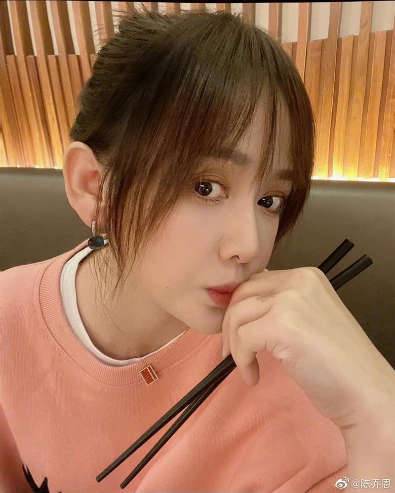 2 chị đẹp tuổi 40+ mãi mới chịu thoát ế: Son Ye Jin đã hack tuổi ác liệt, quay sang mỹ nhân này còn choáng hơn-8