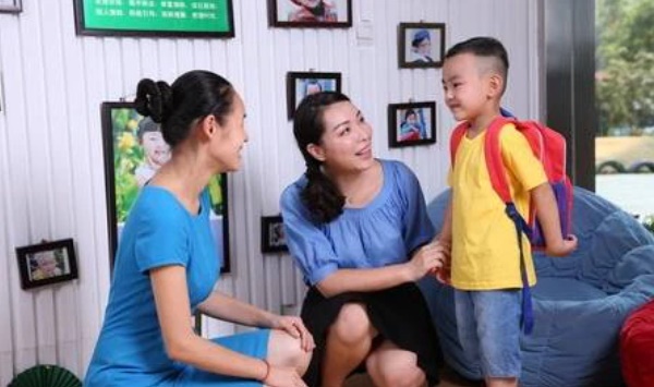 Đang tán gẫu với bạn thì gửi nhầm tin vào nhóm lớp của con, bà mẹ thu hồi không kịp, Hiệu trưởng đọc xong bảo: Chị nên cho cháu nghỉ học!-2