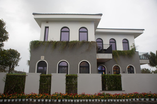 Nam ca sĩ chiều vợ nhất Vbiz: Bán cả món đồ rất mê để tậu biệt thự ven biển, chỉ cần đó là điều em thích-4