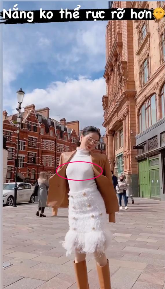 Hà Hồ và Lệ Quyên thi đua thả rông, phơi điểm nhạy cảm giữa đường phố Anh-7