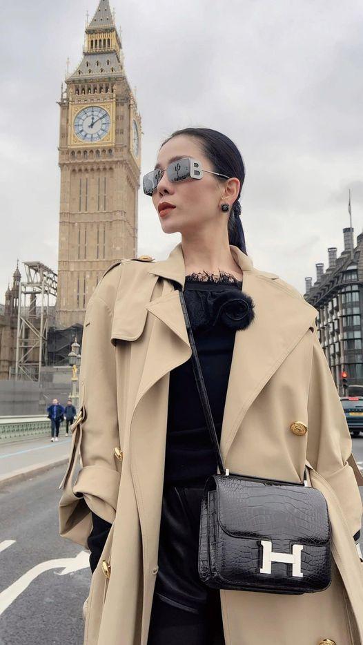 Hà Hồ và Lệ Quyên thi đua thả rông, phơi điểm nhạy cảm giữa đường phố Anh-9