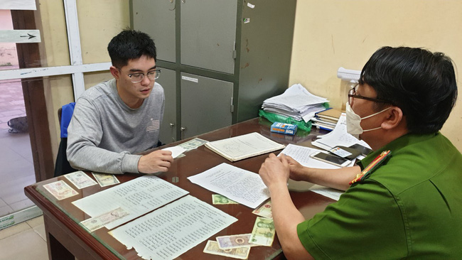 Thái Nguyên: Nam thanh niên mang xăng cướp ngân hàng để lấy tiền trả nợ cho gia đình-1
