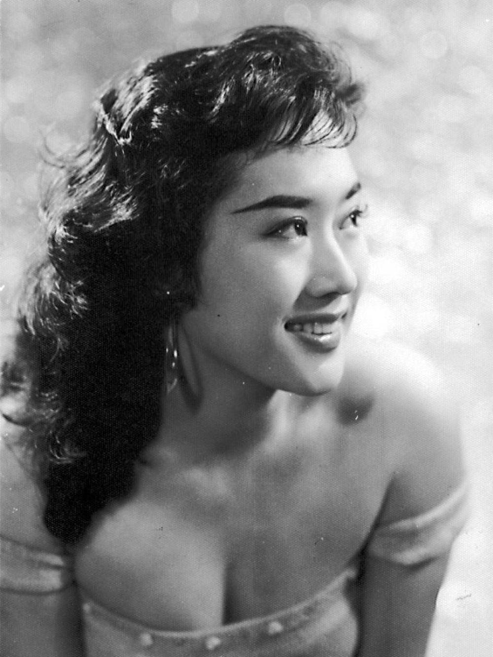 Ca sĩ Khánh Ngọc và chuyện tình vụng trộm, trái luân thường đạo lý gây chấn động-1