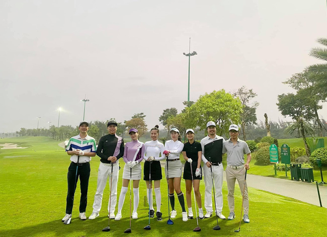 Hội chị đẹp chơi golf của vợ Tân Chủ tịch FLC toàn là những cái tên hot, đúng là mây tầng nào gặp mây tầng đó!-5