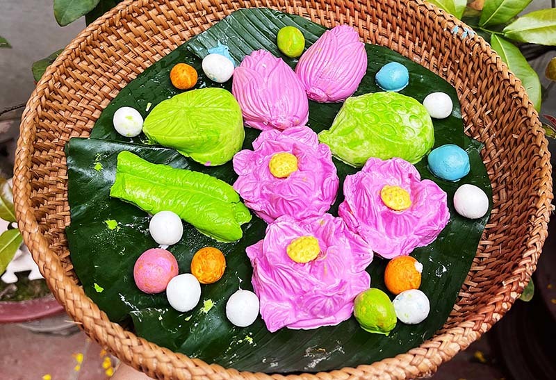 Chợ Tết Hàn thực: Bánh trôi hoa sen, hàng lạ sốt xình xịch-1