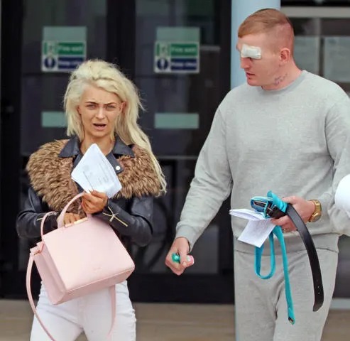 Mẹ ruột và con gái choảng nhau ngay trong lễ cưới, kết cục đôi bạn trẻ trải qua đêm tân hôn trong tù còn thiệt hại thêm một thứ nghe đã thấy tiếc-4