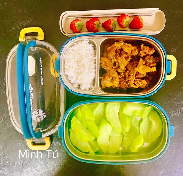 Cô gái Phú Thọ đảm đang chăm chồng, thực đơn hộp cơm mùa dịch ông xã mang đi làm ngon hết nước chấm-4