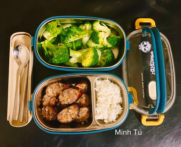 Cô gái Phú Thọ đảm đang chăm chồng, thực đơn hộp cơm mùa dịch ông xã mang đi làm ngon&nbsp;hết nước chấm-23