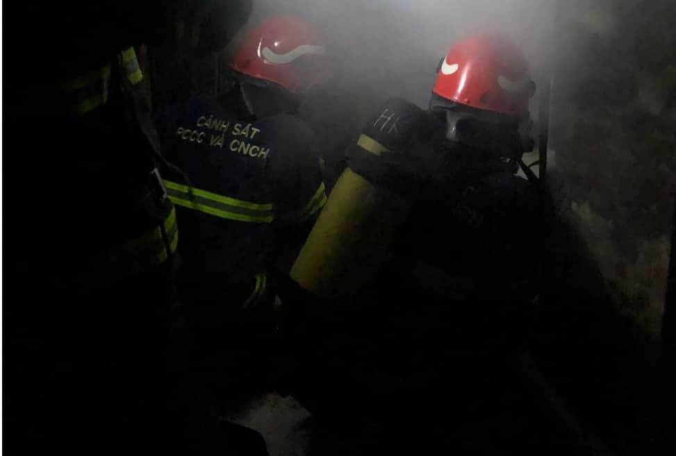 Cháy nhà ở phố cổ Hà Nội lúc rạng sáng, 1 người tử vong-1