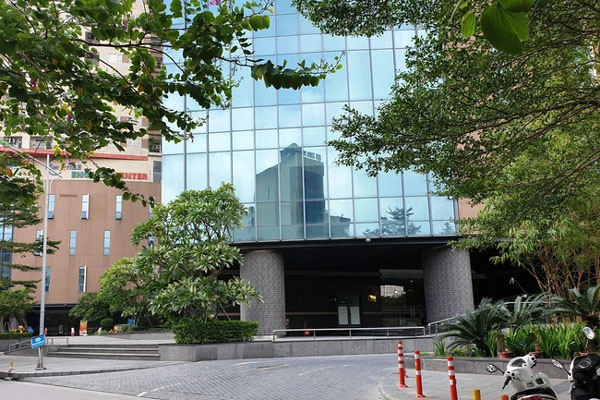 Nhiều nền tảng xuyên biên giới gỡ video và thư tuyệt mệnh của nam sinh 16 tuổi rơi từ tầng cao-2