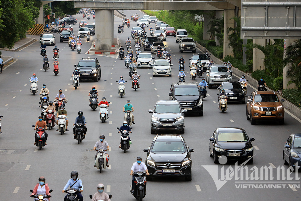 Hà Nội qua đỉnh Covid-19 hơn 10 ngày, chống dịch sẽ thay đổi thế nào?-1