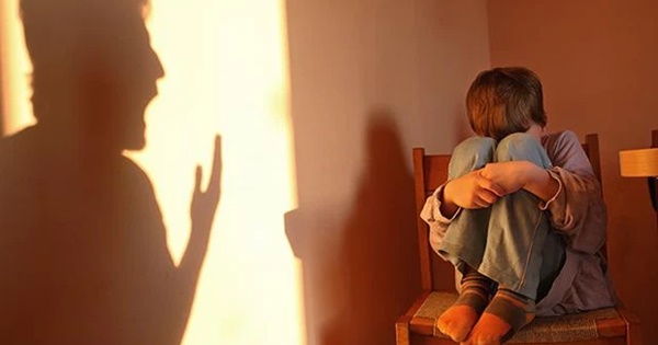 Chuyên gia tâm lý: 5 dấu hiệu con đang không ổn, cảm xúc tiêu cực và cần cha mẹ cảnh giác-4