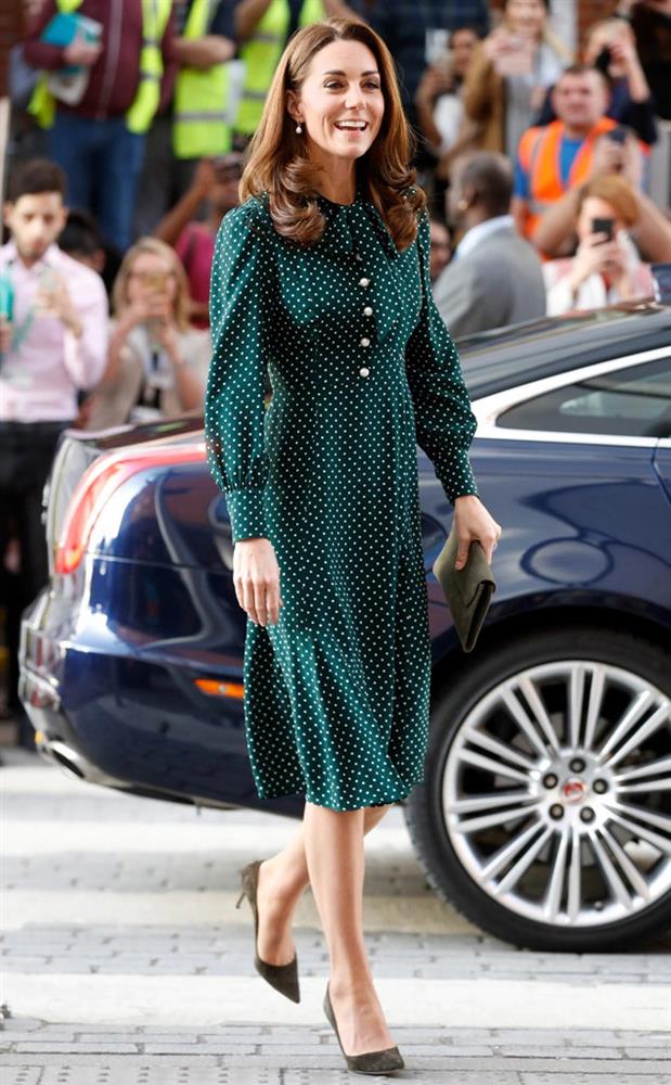 Đụng hàng Công nương Lọ Lem”, Kate Middleton lép vế hay sẽ tỏa sáng như nữ hoàng?-3