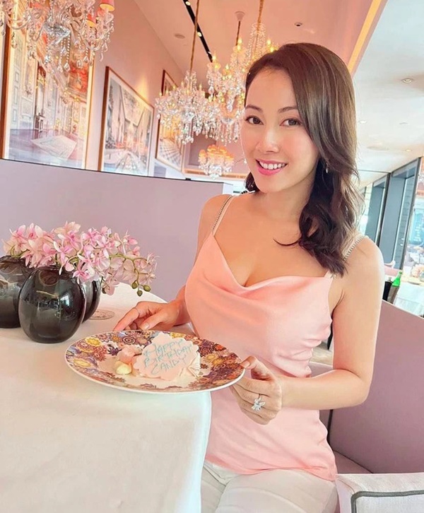 Drama tình - tiền của showbiz: Hoa hậu xinh đẹp bất ngờ công khai mắng chửi cả bố con nhà đại gia giàu có-8