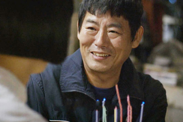 Thương ngày nắng về: Vân Vân hôn Bách, bà Nhung nói về Trang ở công ty khiến ai nấy ngỡ ngàng-4