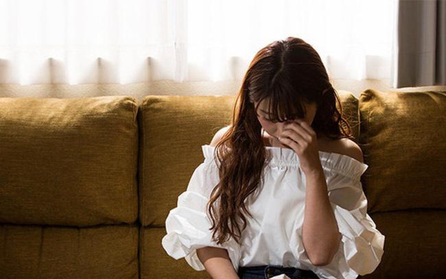 Vợ đi làm mệt mỏi về nhà còn bị chồng mắng Đồ vô dụng và cái kết chí mạng cho kẻ tệ bạc chỉ sau một cú bạt tai-2