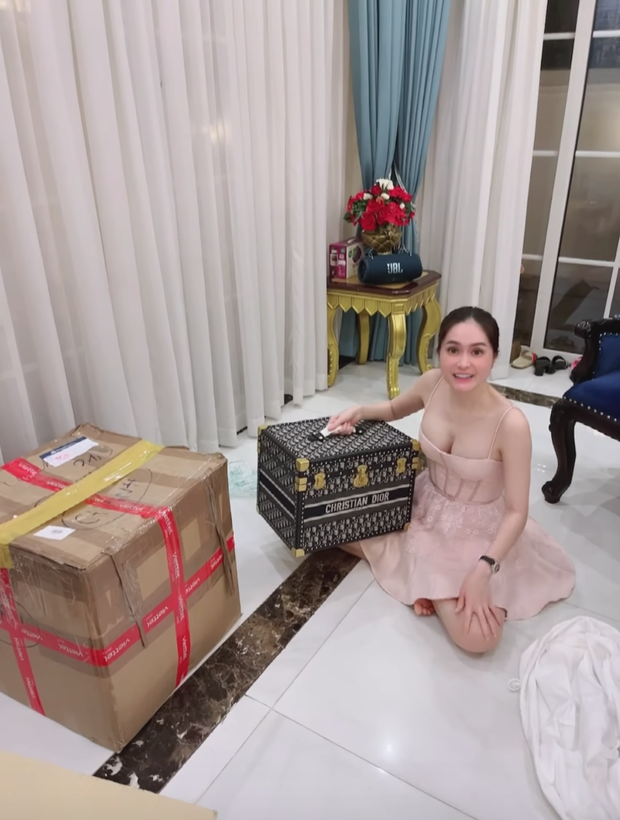 4 bà trùm bán hàng online giàu cỡ nào? Hằng Túi với Di Băng vốn nức tiếng, Trang Nemo và ca nương Kiều Anh cũng không kém cạnh!-6