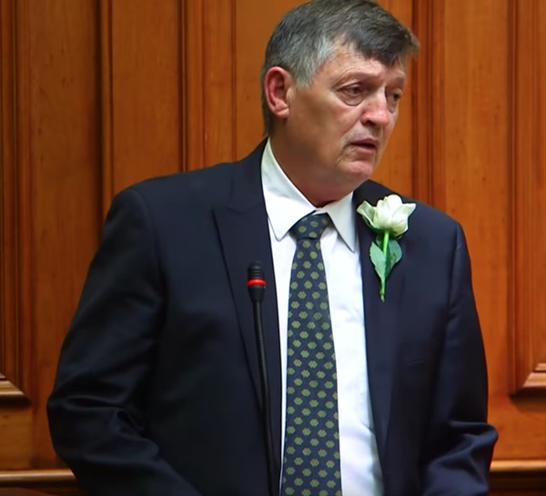 Nữ sinh tài hoa xinh đẹp bị 4 gã đàn ông xâm hại tập thể, chịu đau đớn tột cùng suốt 11 tiếng đồng hồ, hình ảnh hiện trường gây sốc-7