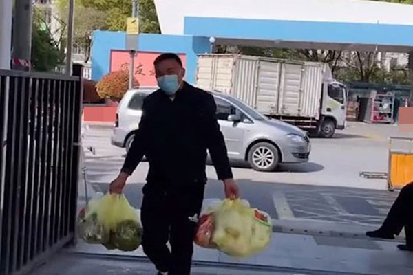 Con dâu tá hỏa phát hiện bố chồng nhìn lén 2 tiếng, cuộc ẩu đả xảy ra khiến thủ phạm tử vong, phán quyết của tòa án gây bất ngờ-3