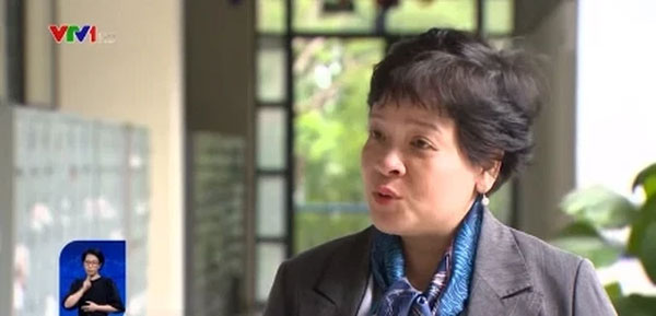 Xúc động những bông cúc trắng cùng dòng thư ngậm ngùi của bạn cùng lớp tưởng niệm nam sinh trường chuyên nhảy lầu tự tử-2