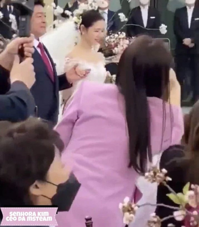 Phản ứng tấu hài của dàn sao hạng A xứ Hàn trước khoảnh khắc Son Ye Jin tiến đến bên Hyun Bin-3