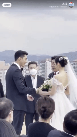 Phản ứng tấu hài của dàn sao hạng A xứ Hàn trước khoảnh khắc Son Ye Jin tiến đến bên Hyun Bin-5