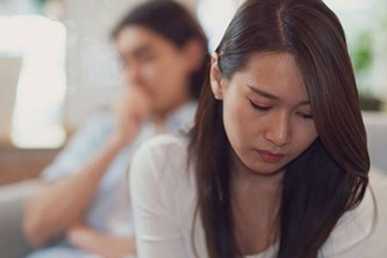 Cưới được nửa năm thì bố đến thăm nhà, ăn xong bữa cơm ông đề nghị đưa tôi về nhà