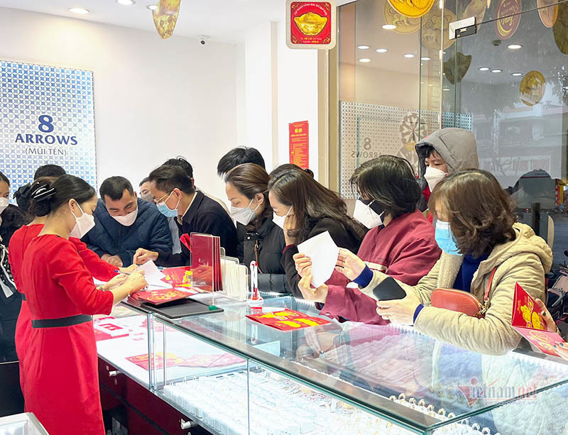 Tăng lên 74 triệu đồng/lượng, vay vàng méo mặt-1