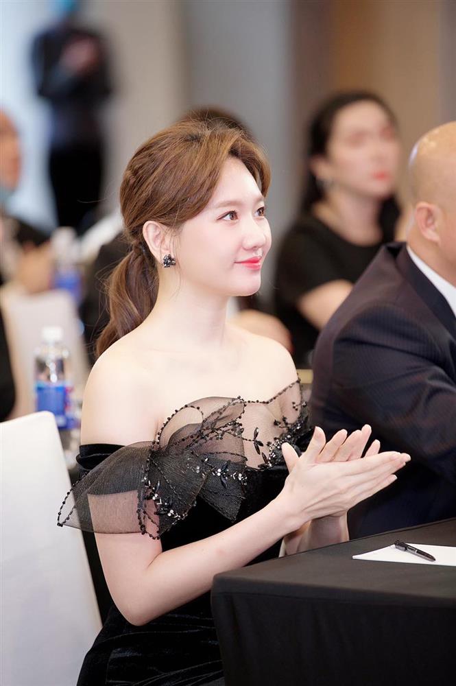 Ơn trời! Cuối cùng thì Hari Won cũng chịu chia tay màu tóc thảm họa diện suốt từ Tết đến giờ-11