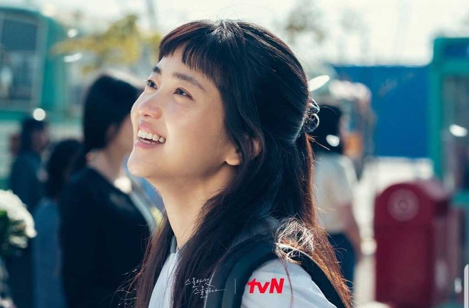 Nữ chính Twenty Five, Twenty One 32 tuổi vẫn vào vai nữ sinh ngọt lịm: Chiêu trẻ hóa từ bước làm sạch đến Son Ye Jin cũng làm theo-3