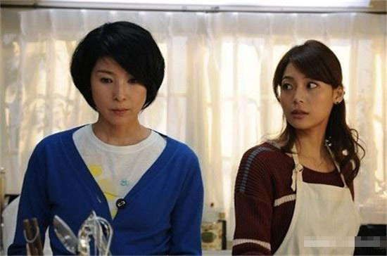 Bỏ tiền mua 2 cân sườn mà gắp một miếng mẹ chồng cũng không cho, tôi tức giận hất tung cả đĩa-2