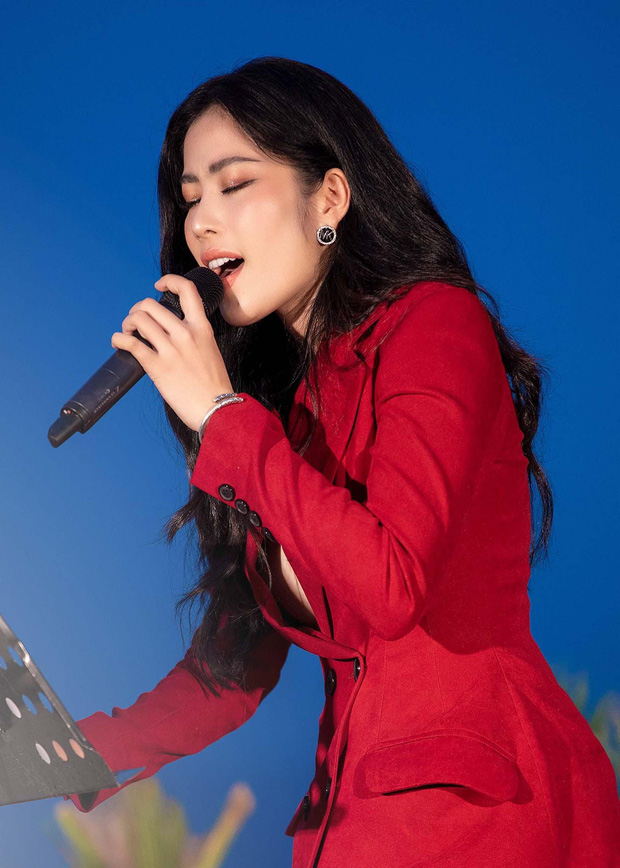 Nam Em gây tranh cãi với hành động vô tư quá mức tại Miss World 2022, netizen thắc mắc: Có đang nghiêm túc không?-4