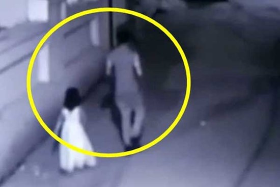 Sự việc chấn động: Bé gái 8 tuổi bị 4 người xâm hại tập thể và nhận cái chết tức tưởi, chi tiết vụ án khiến cha mẹ đau thấu tâm can