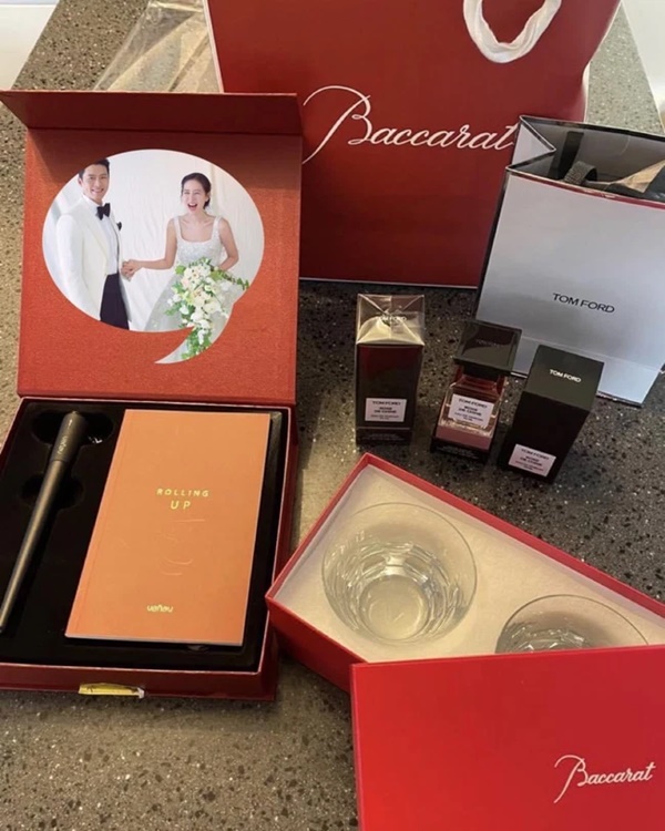 Hyun Bin - Son Ye Jin tổ chức đám cưới 2 lần, quà tặng cho khách mời lên tới con số 20 triệu đồng-2