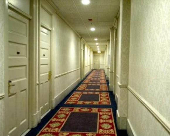 Khi ở trong khách sạn vào ban đêm, tại sao bạn nên cố gắng bật đèn nhà vệ sinh? Hầu hết mọi người không quan tâm-5