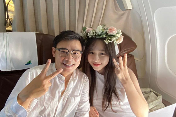 BTV Hà My và triệu phú công nghệ Hùng Đinh làm mâm cúng đầy tháng cho con, nhìn qua đúng chuẩn nhà giàu-7