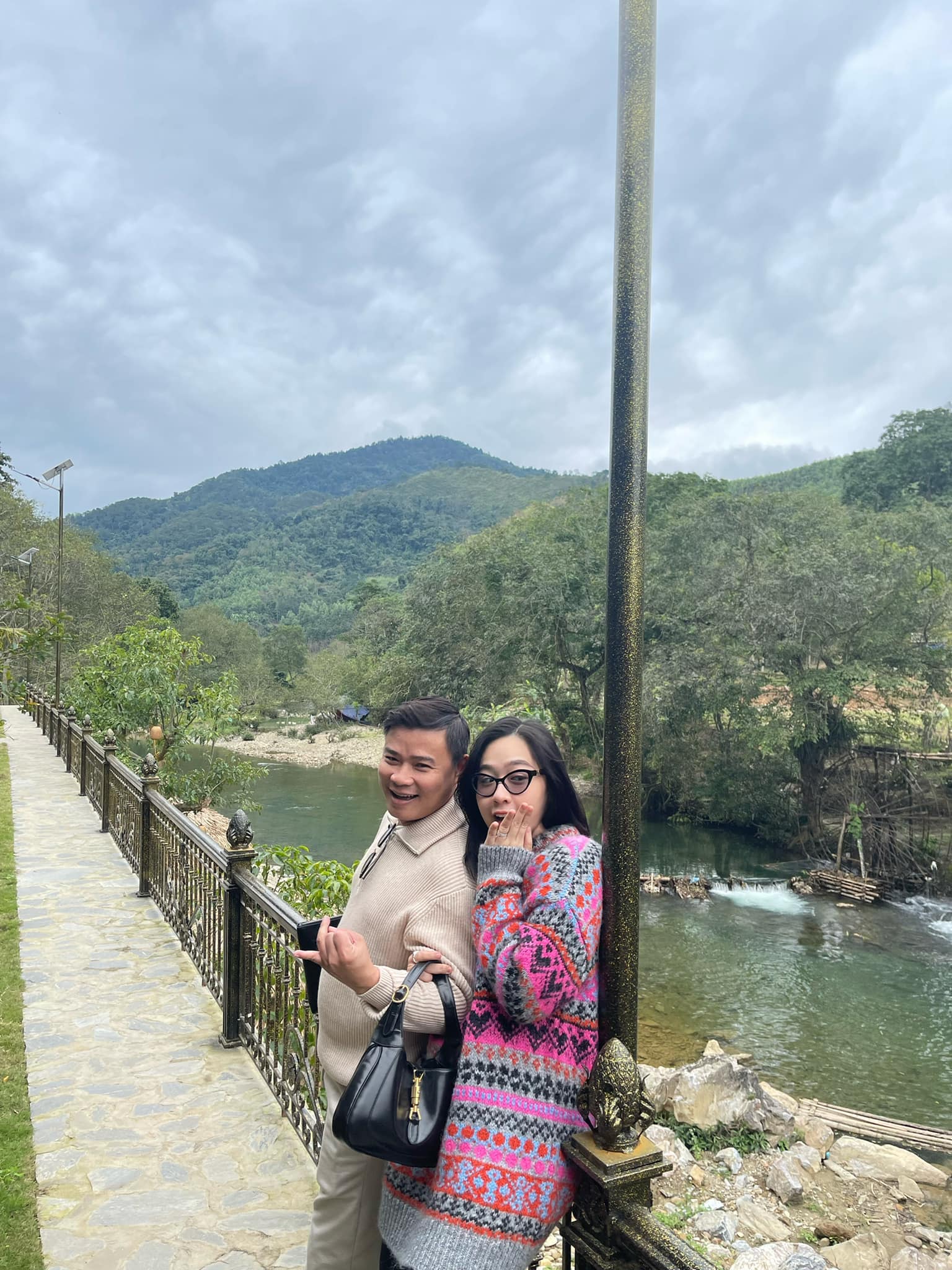 Vị hôn thê của triệu phú công nghệ Hùng Đinh nghỉ việc ở VTV về làm CEO, thông báo tin vui lớn của cả gia đình-4