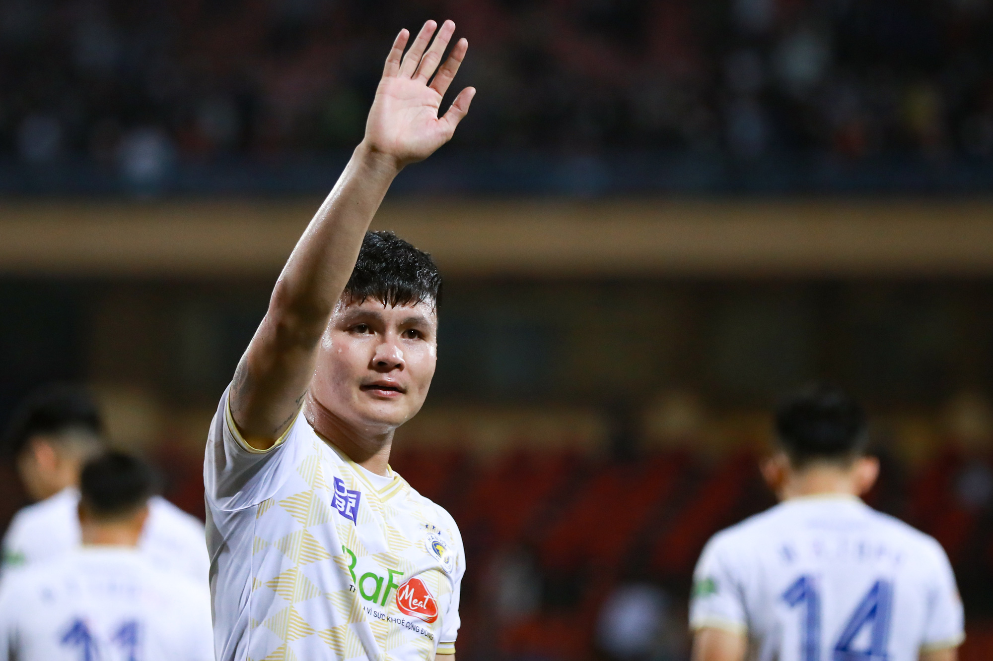 Quang Hải nghẹn ngào trong ngày bầu Hiển nói lời chia tay-4