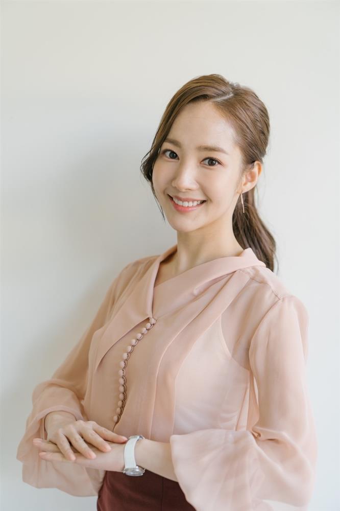 Park Min Young bị netizen chê tơi tả vì style một màu nhàm chám, dụi mắt 7749 lần cũng không bênh nổi-9
