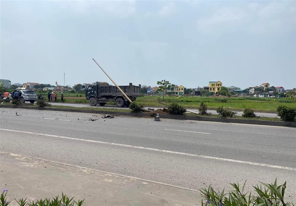 Vợ chồng nguyên Bí thư Ninh Bình qua đời sau tai nạn giao thông nghiêm trọng-3