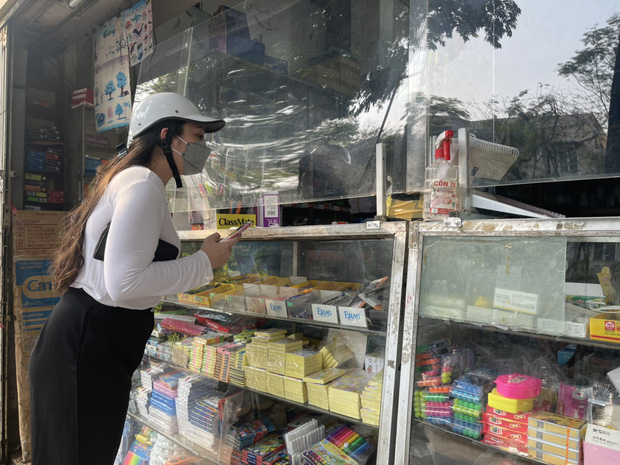 Phụ huynh đổ xô sắm đồng phục, đồ dùng học tập cho con nhỏ đến trường-13