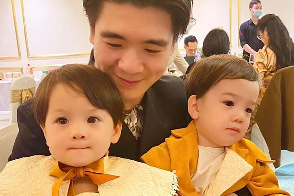 Thiếu gia nhà Bầu Hiển, Đỗ Quang Vinh vừa lộ nghi vấn đi chơi cùng Đỗ Mỹ Linh nay lại công khai check-in cùng các con và cô gái lạ-8