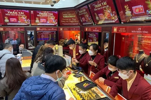 Giá vàng hôm nay 6/4: Vàng tăng vọt rồi giảm sâu-1