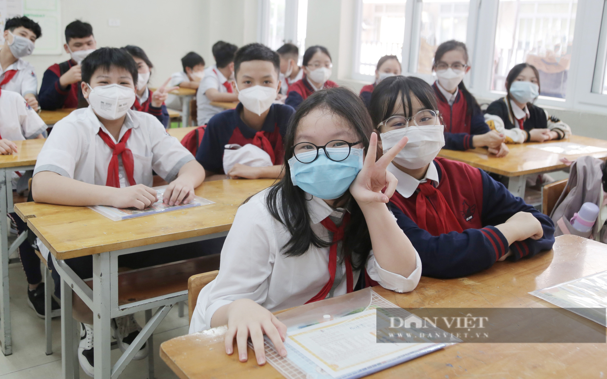 Học sinh lớp 1-6 ở Hà Nội đi học thêm: Bố đưa con nhầm trường, con không nhận ra cô-8