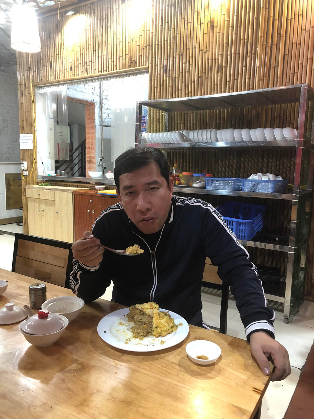 Cuộc sống thui thủi một mình, qua ngày đoạn tháng của Quang Thắng khi xa cách vợ con-1