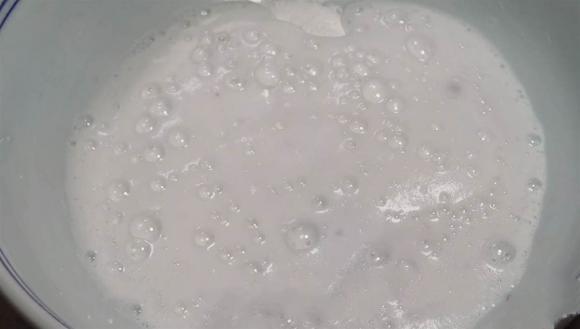 Dù máy hút mùi dính dầu mỡ như thế nào, chỉ sử dụng một chiếc khẩu trang, không cần tháo rời vẫn sẽ sạch như mới ngay lập tức-3