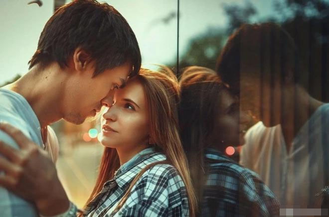 Đang đi vệ sinh thì mẹ chồng lao vào khiến tôi lúng túng, hành động sau đó của bà càng làm tôi ức chế hơn-1